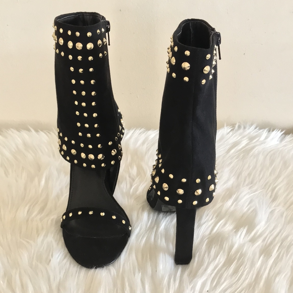 Shoes - Picture 5 of 7